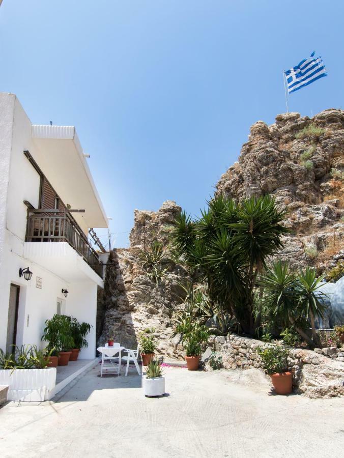 Optasia Apartment Karpathos Exteriör bild